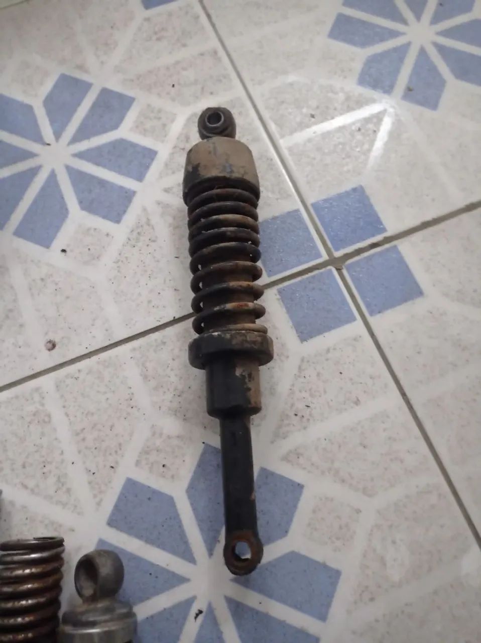 Amortecedor de moto antiga  - Foto 4