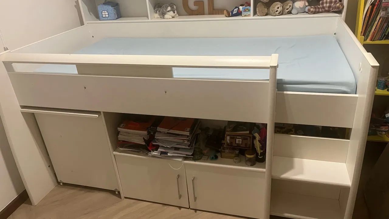 Cama com escada e mesa EXCELENTE - Foto 4