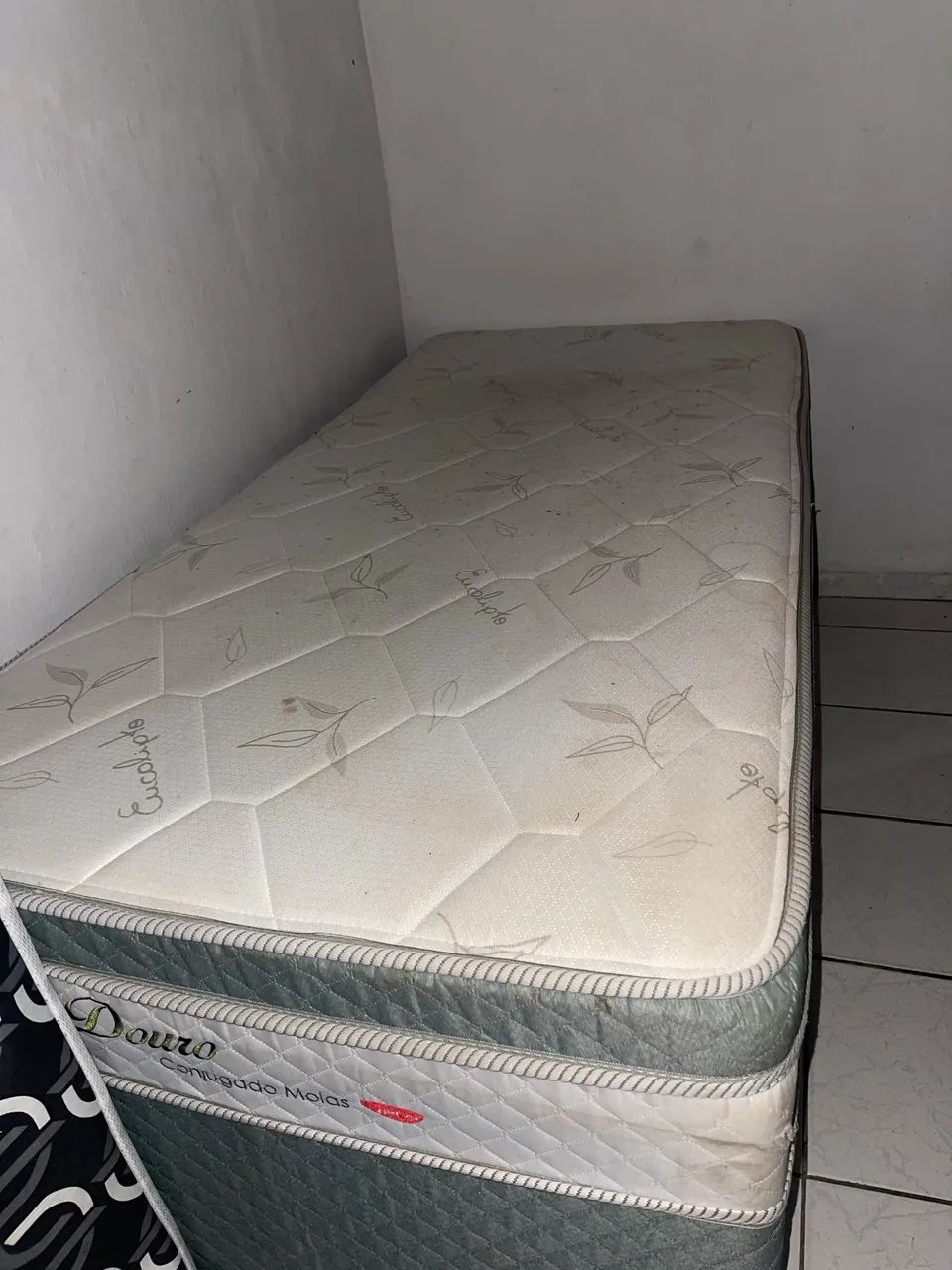 Cama box solteirão
