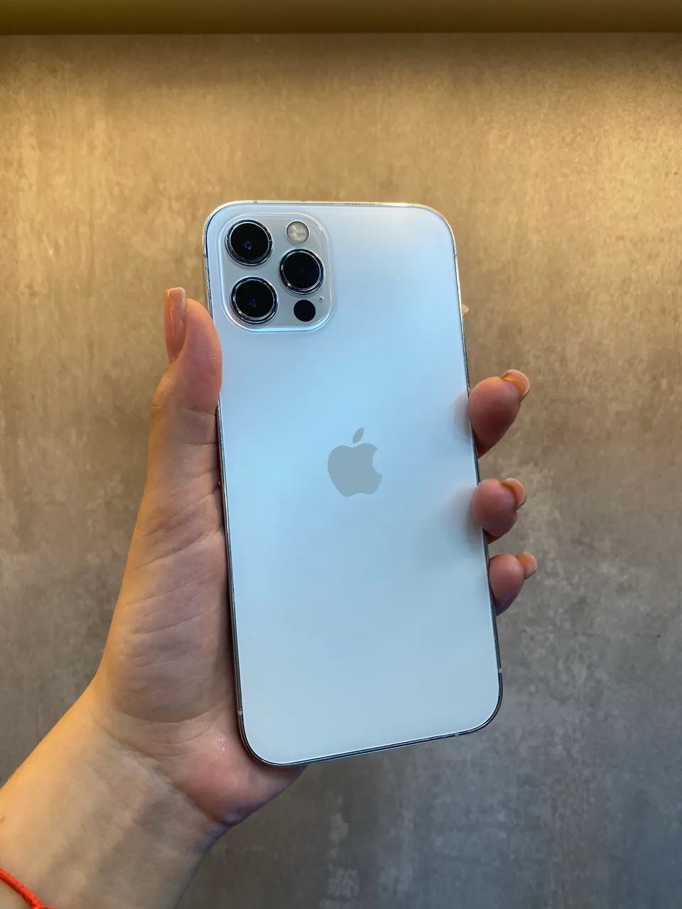 IPHONE 12 PRO 256GB BRANCO SEMI NOVO - Celulares e Smartphones