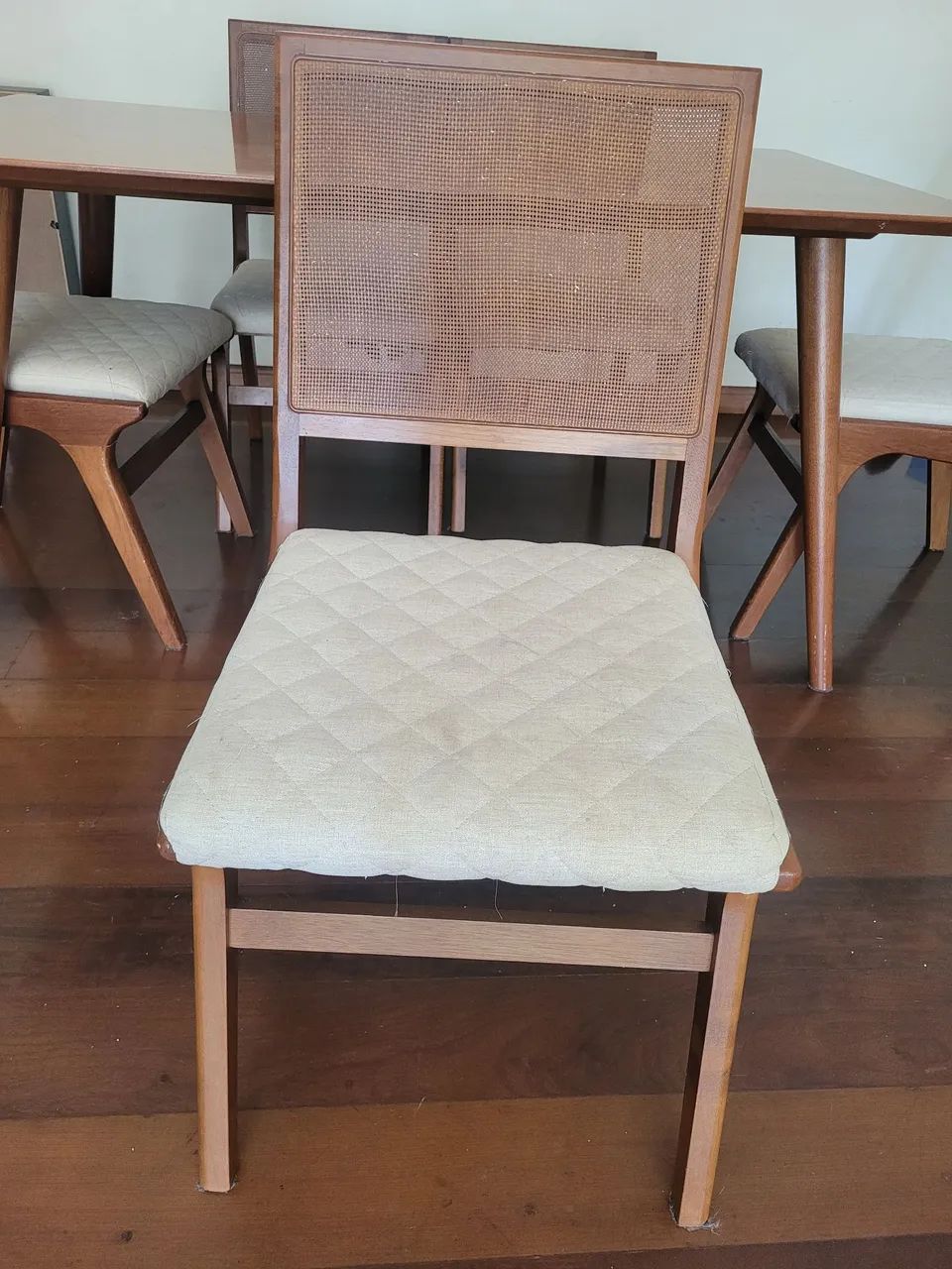 Mesa de jantar e cadeiras - Foto 3