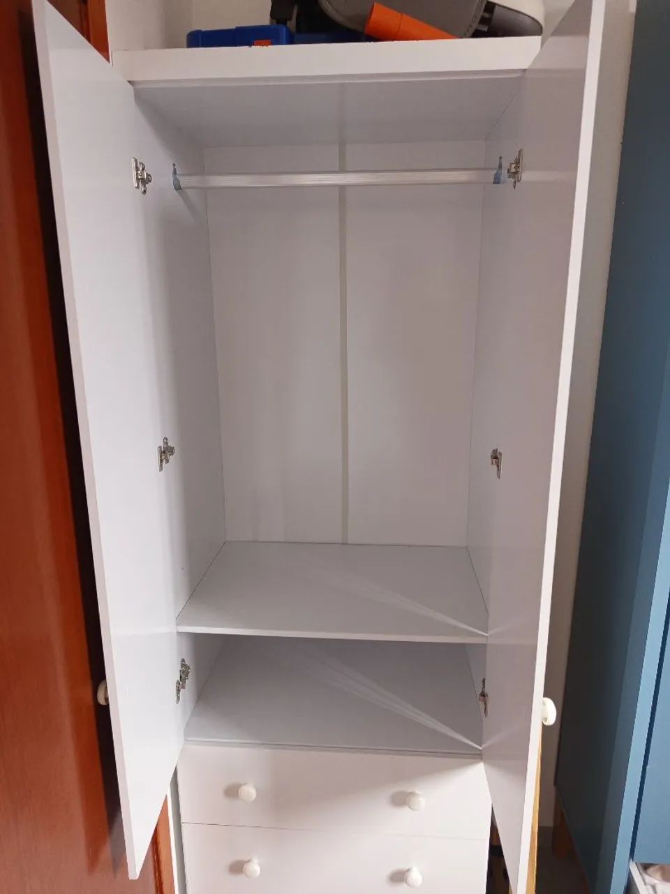 Conjunto de Guarda roupa infantil, cadeira de alimentação e cômoda  - Foto 2