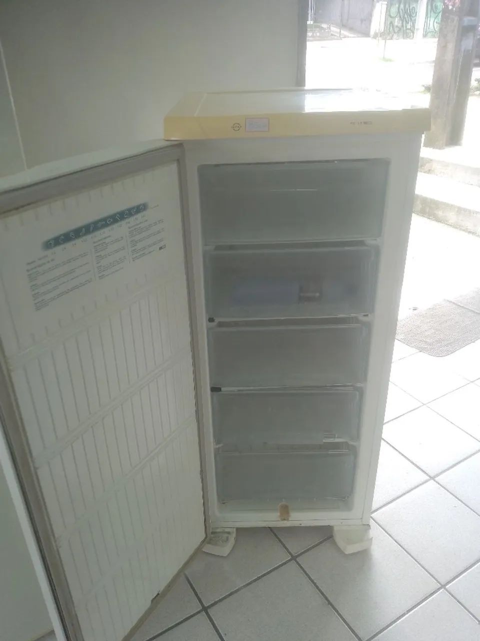 Freezer Eletrolux 3 meses de garantia entrega a combinar  - Foto 2