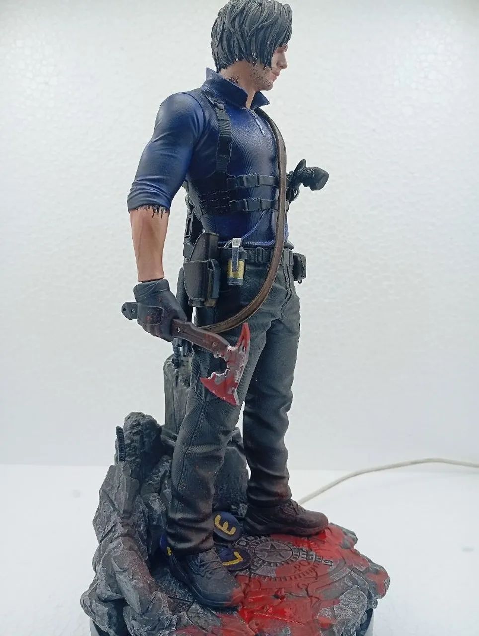 LEON KENNEDY Residente evil réquiem  - Foto 2