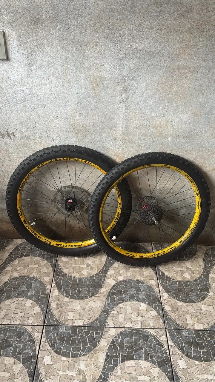 Par de aros Mavic Deemax completos