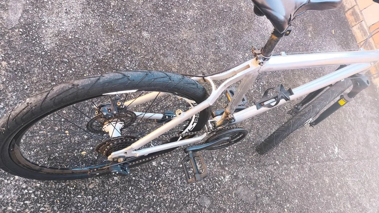 Bicicleta Aro 29 com Freio a Disco e Suspensão - Foto 5