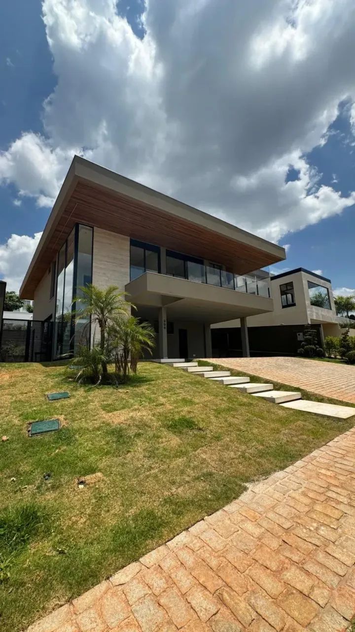 Casa 4 suítes - dois pavimentos e 349,12 m² de área construída em Alphaville
