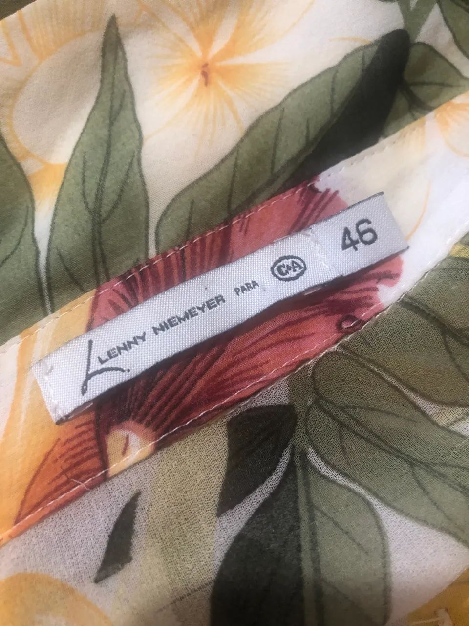 Blusa floral de botões  - Foto 3