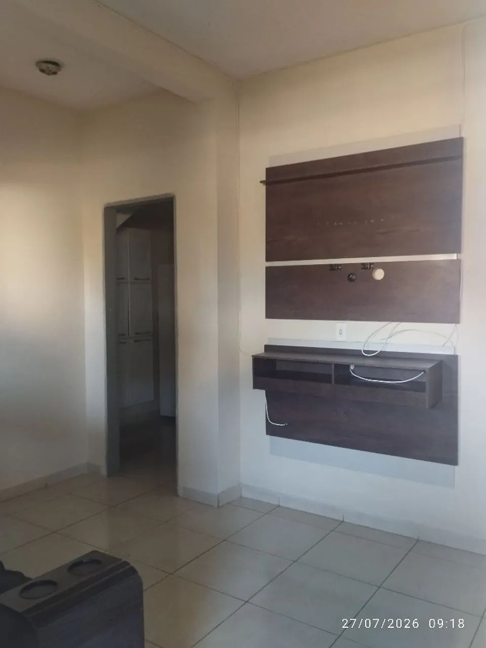 Aluga uma casa com móveis para casal em nova carapina 2 