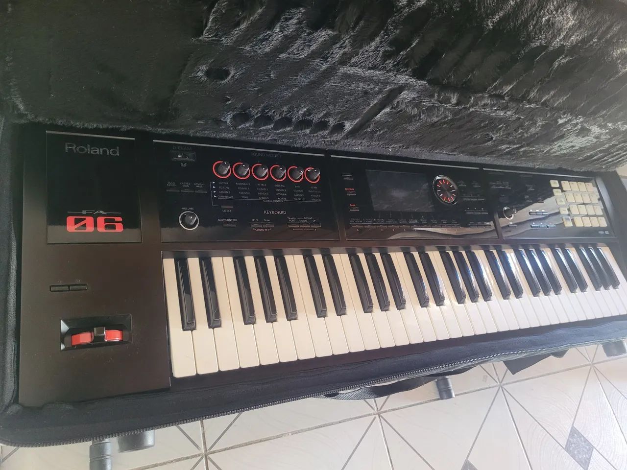 ROLAND FA06 WORKSTATION - Foto 2
