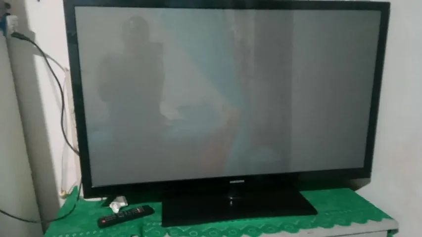Vendo tv e um guarda roupa - Foto 4
