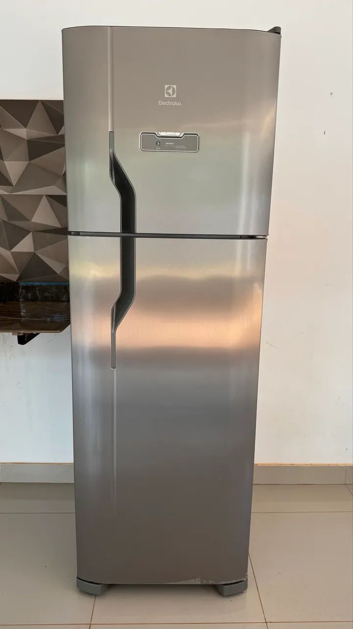 GELADEIRA ELECTROLUX 371L