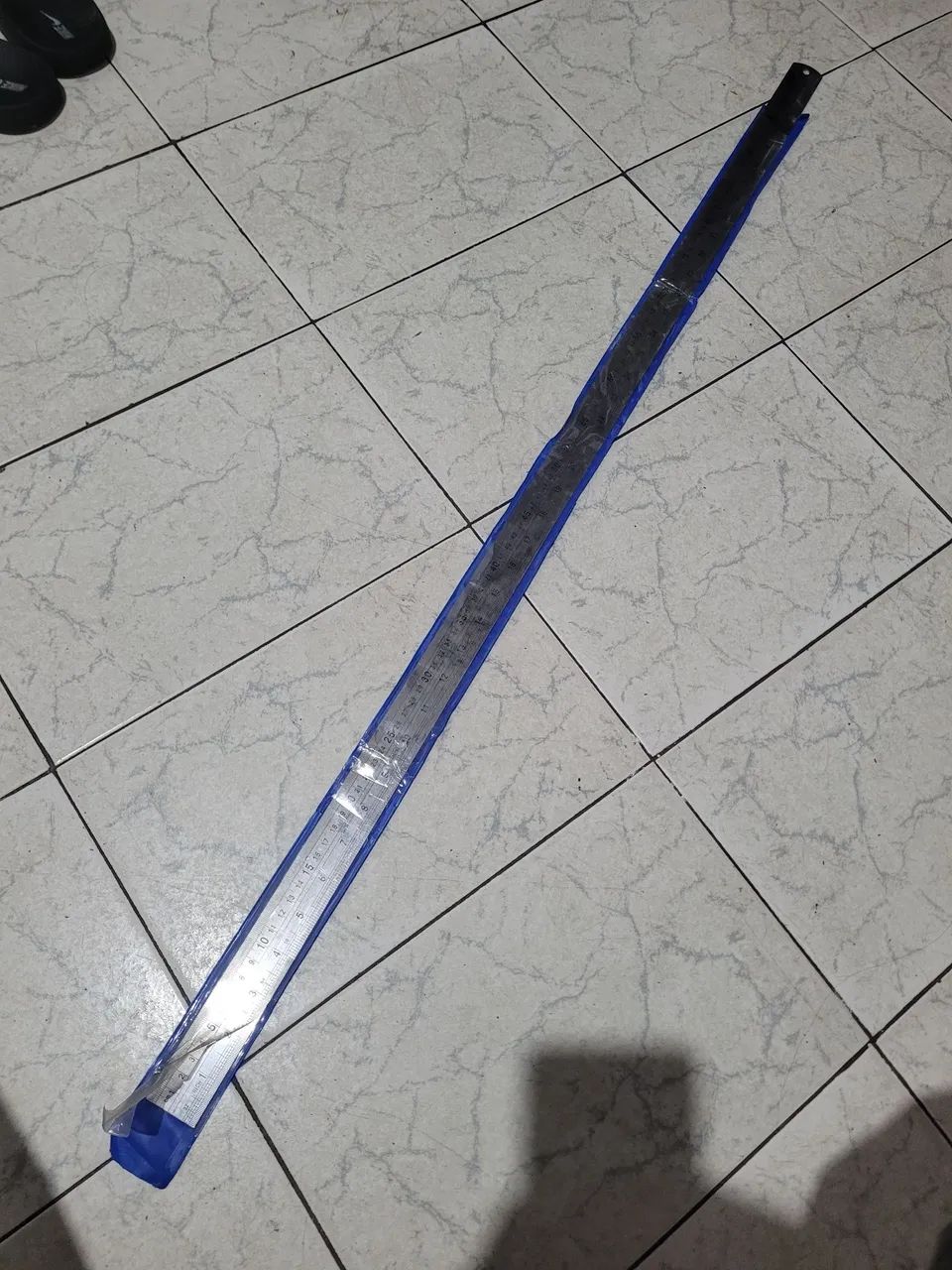 Régua de aço inox de 1 metro/ 1 cm ( graduada e centímetros e polegadas ) - Foto 5