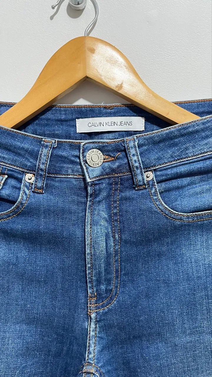 Calça jeans azul Calvin Klein 36 - Foto 2