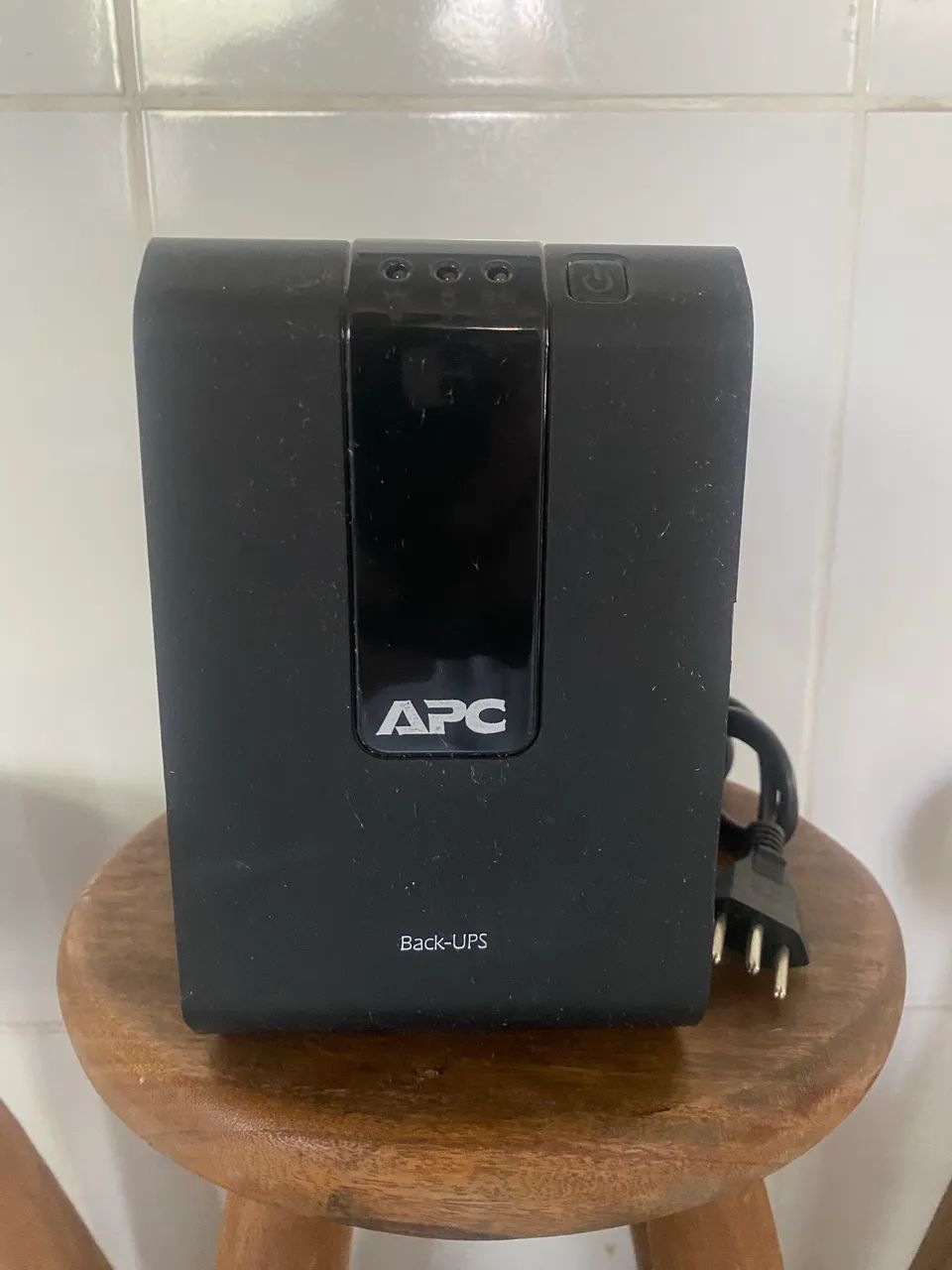Nobreak APC 600VA / 300W