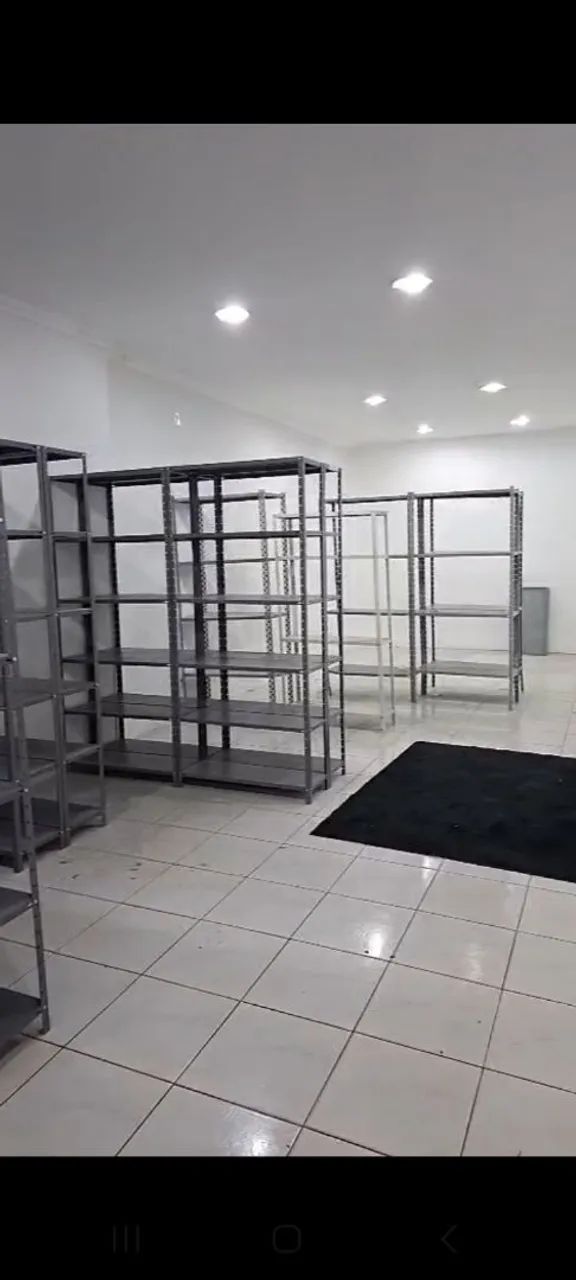 Estantes de aço reforçadas 