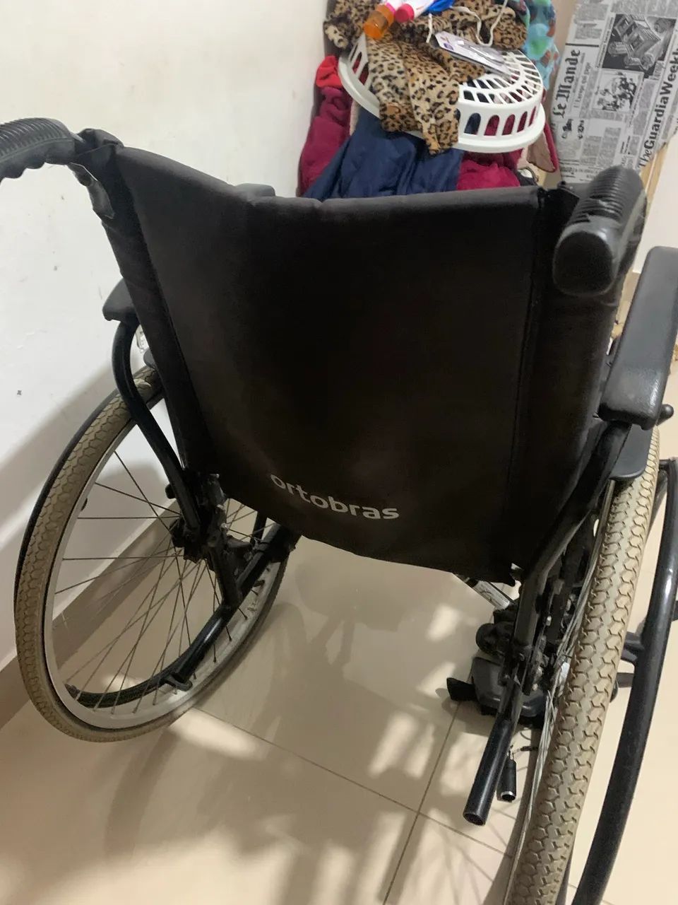 Vendo cadeira de rodas  - Foto 3