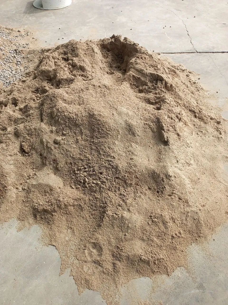Vende se  areia e pedra, meio metro de cada!  - Foto 3
