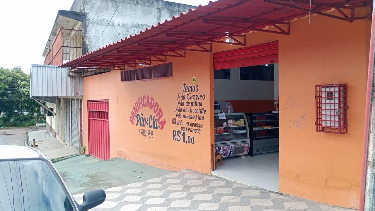 Imóvel com ponto comercial 