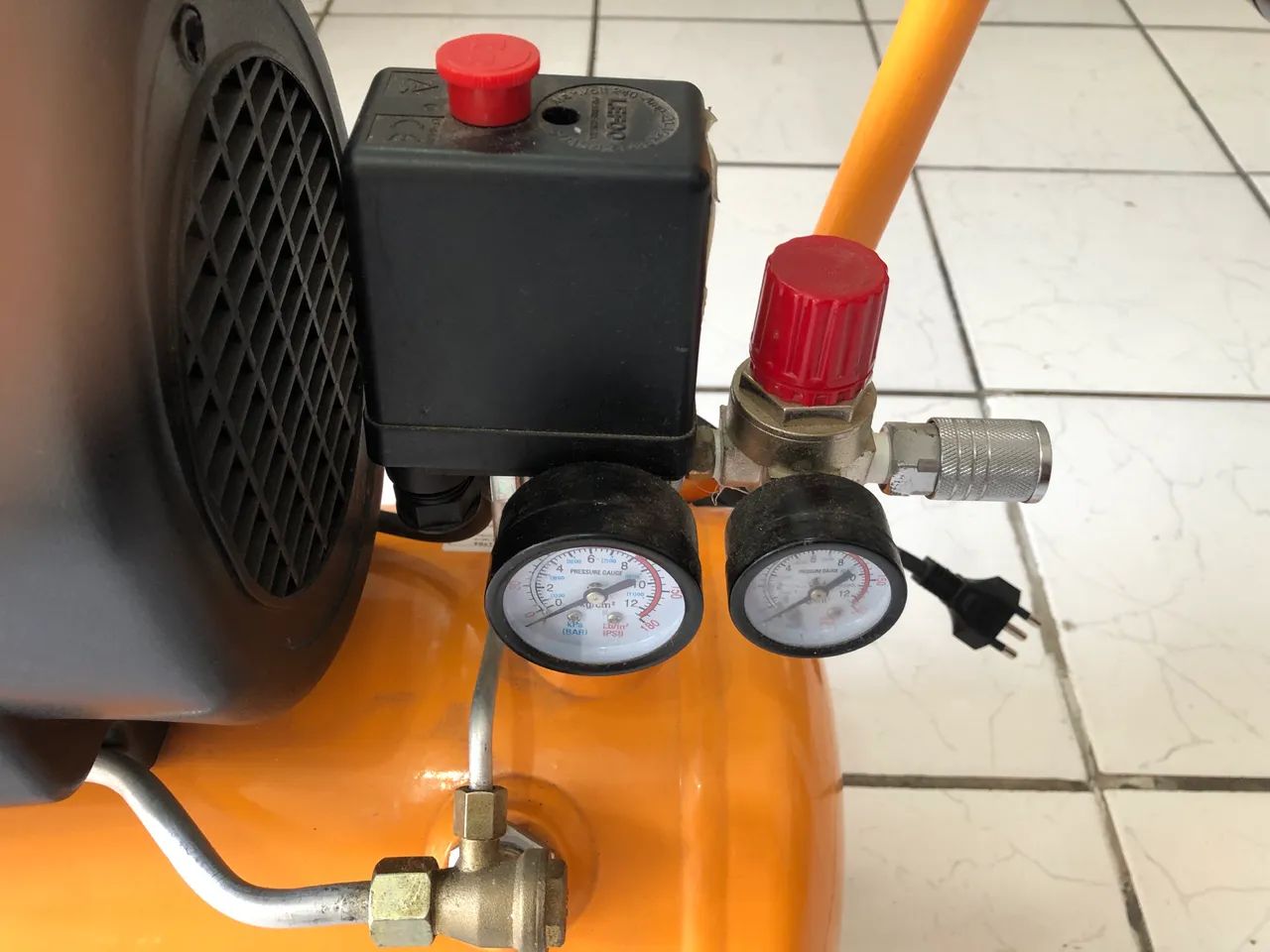 Compressor de Ar Chiaperini 127V. 21L. - Foto 2