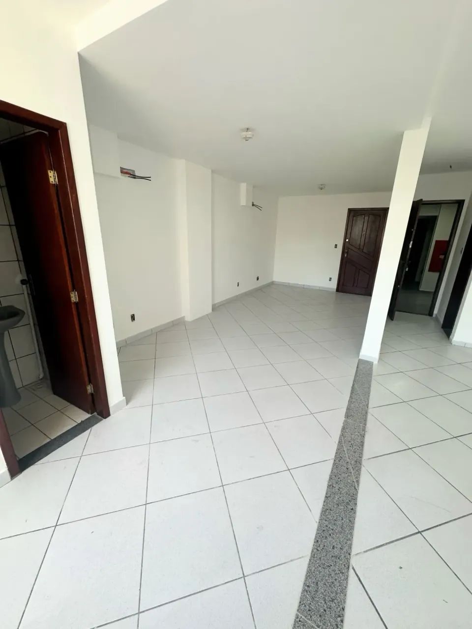 Duas Salas juntas no Centro de Macaé - Direto c/ o proprietário! - Foto 4