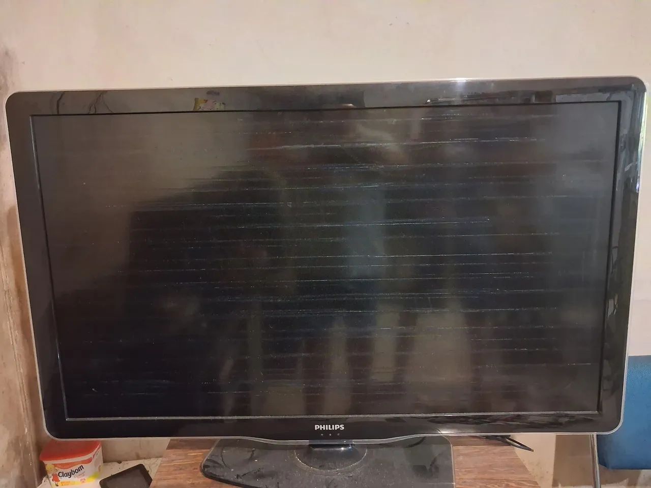 Tv Philips 46 polegadas- pra retirar peças 