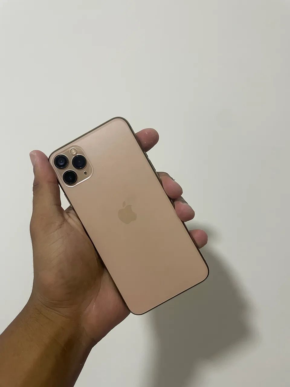 iPhone 11 Pro Max dourado 64gb