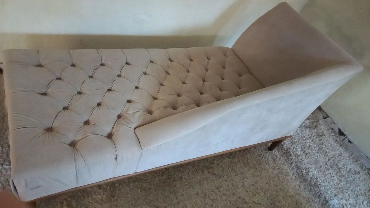 Sofá/ chaise bege capitonê - 850 - Foto 4