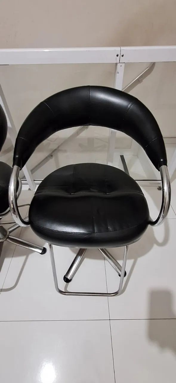 2 Cadeiras de Salão - Foto 2