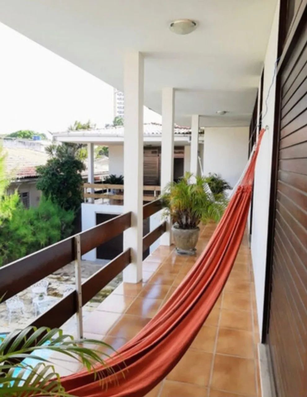 Casa de primeiro andar com 05 suítes e 05 vagas de garagem. - Foto 3