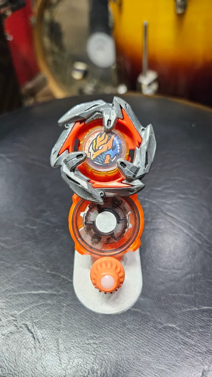 Beyblade X Wizard Arc R4-55 B - Brinquedos e Jogos - Cardoso