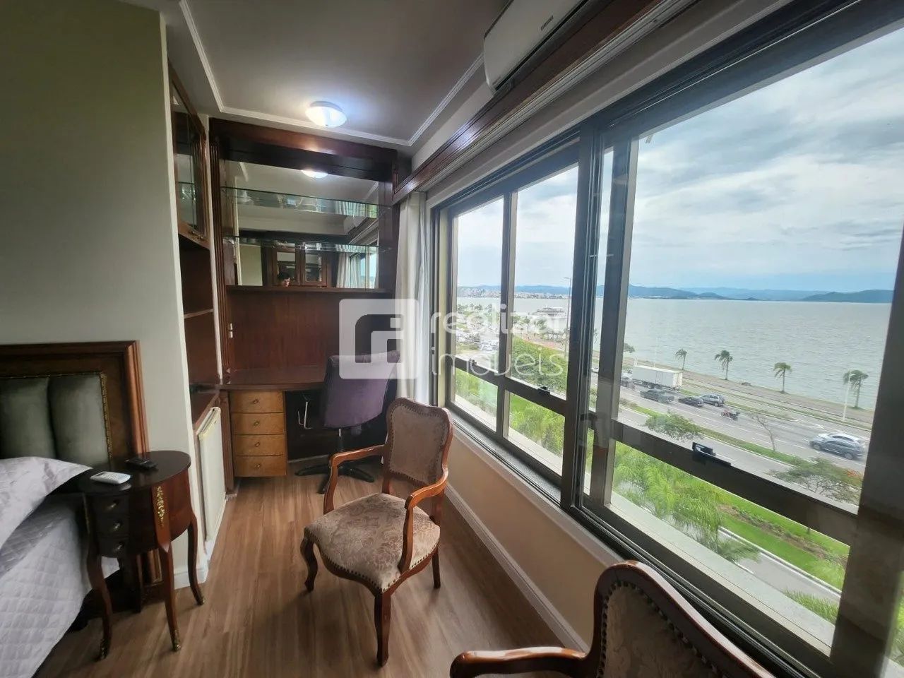 Apartamento 2 dormitórios Centro
