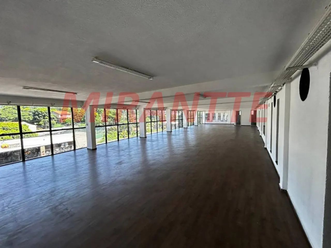 Comercial de 880m² em Horto Florestal - Foto 4