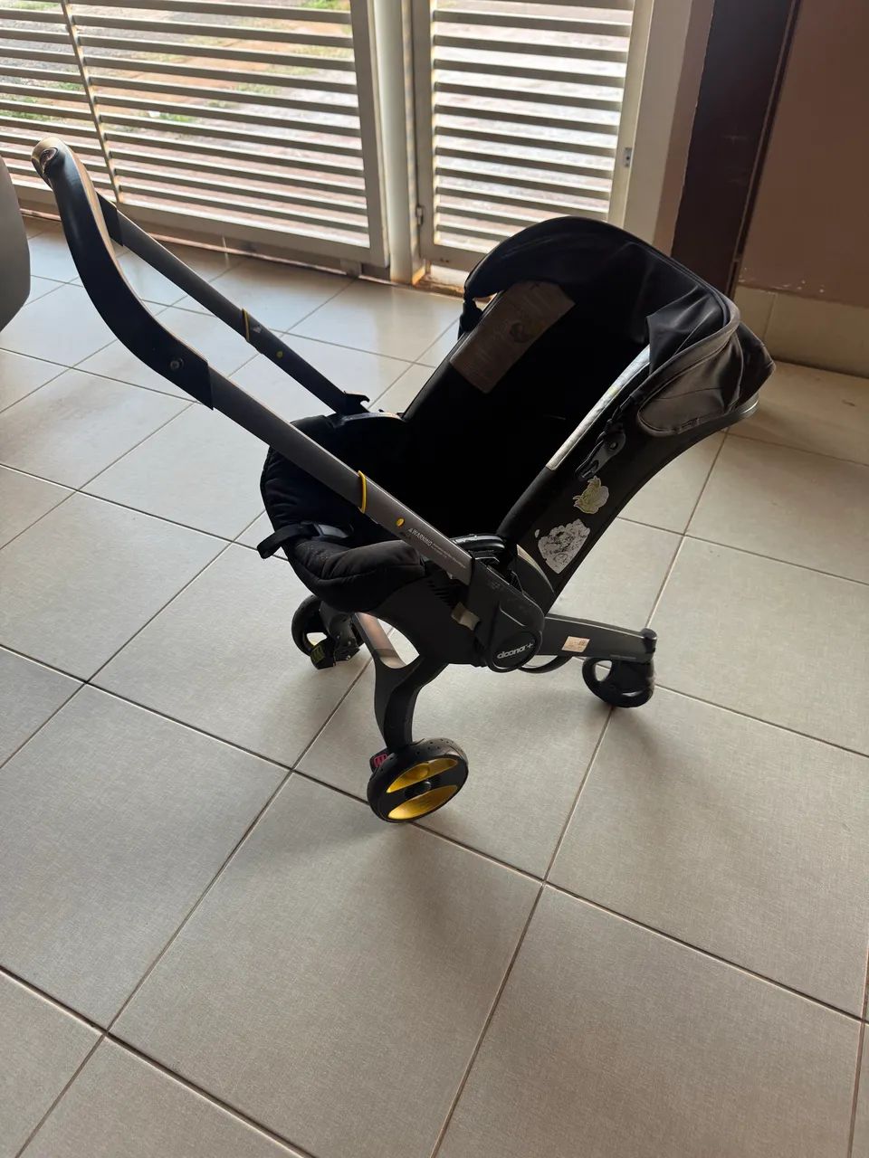Carrinho de bebê / bebê conforto com isofix Doona + - Foto 2