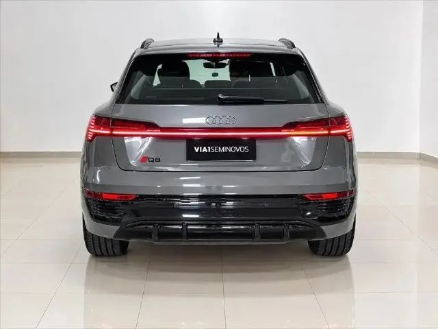 Audi Q8 E-tron Performance Black (elétrico) 2024 - Foto 5