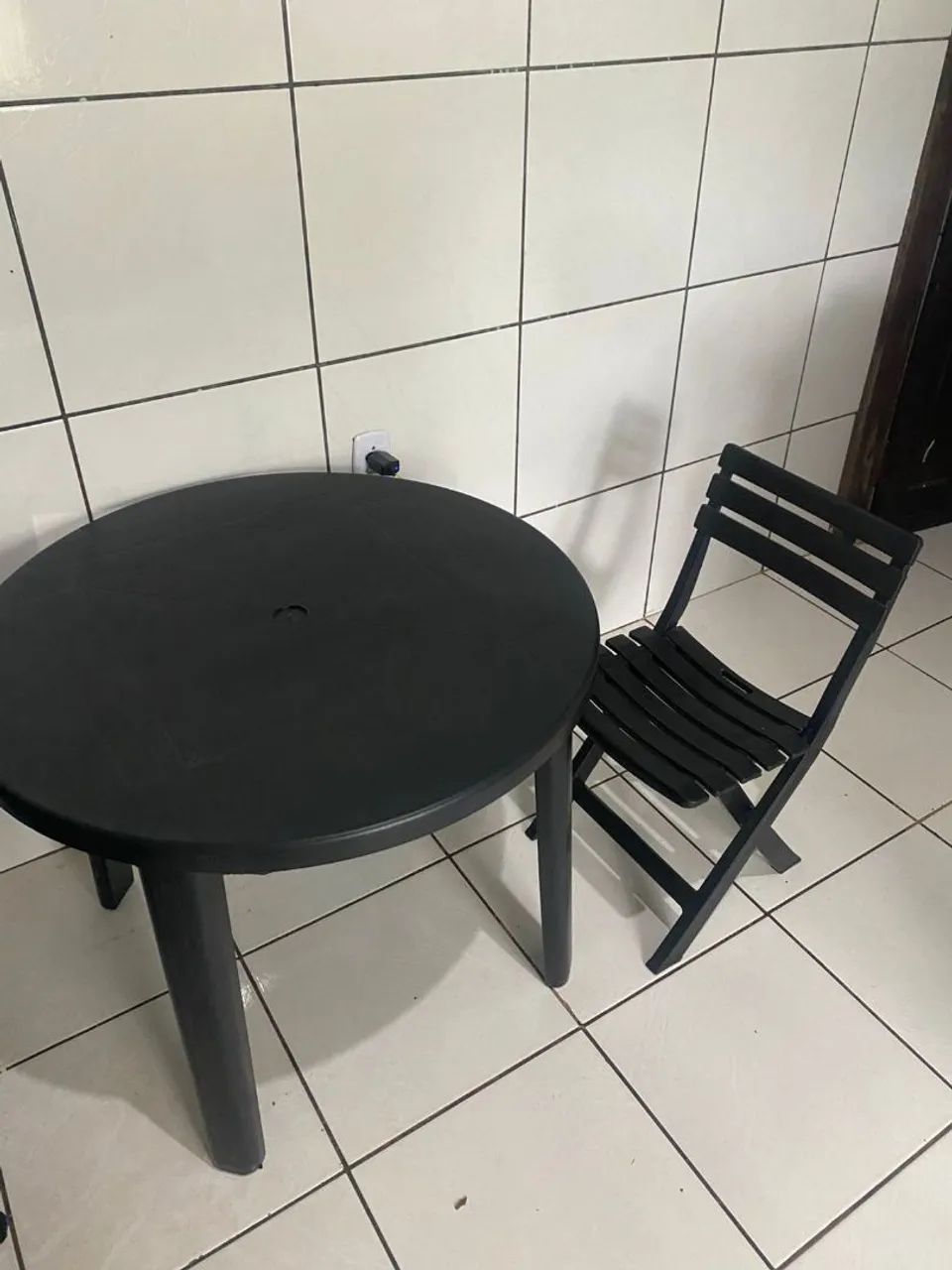 Mesa e cadeira