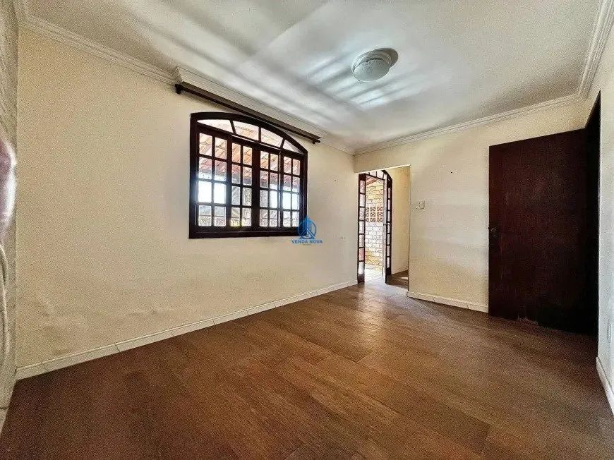 Casa a Venda, 5 quartos, 2 suítes - Foto 5