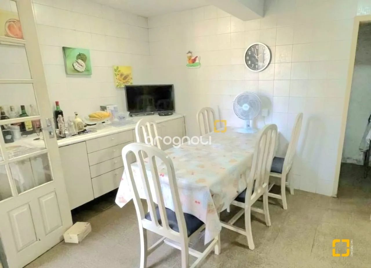 Casa com 5 dormitórios no bairro Carvoeira - Foto 2