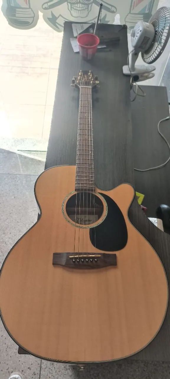 Violão Takamine G Series modelo EG440C 