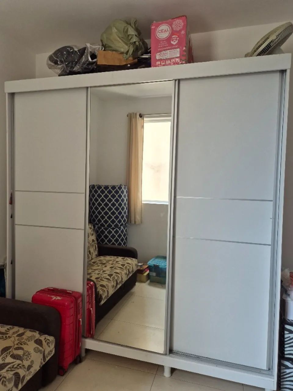 Guarda roupa 3 portas com espelho