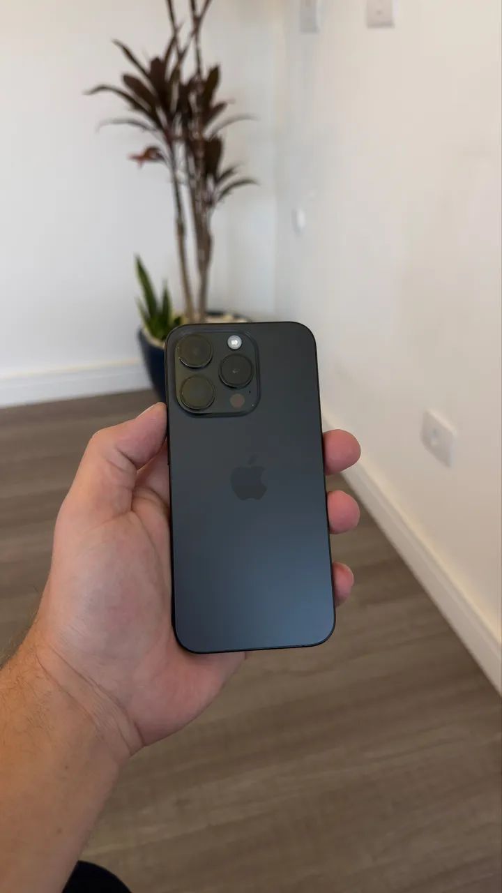 iPhone 15 pro 128gb titanium preto  - Foto 4