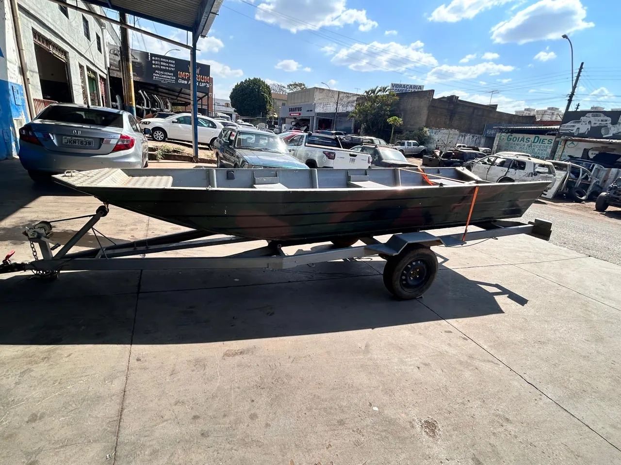 Canoa 5mts com carreta
