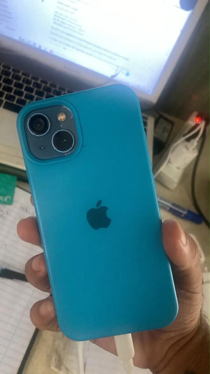 iPhone 13 com traseira trincada de 128gb - Foto 4