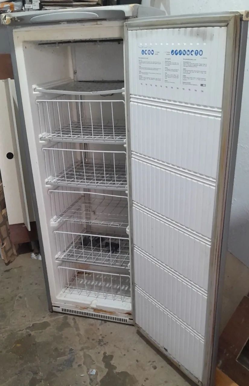 Freezer Electrolux vertical  - Foto 2