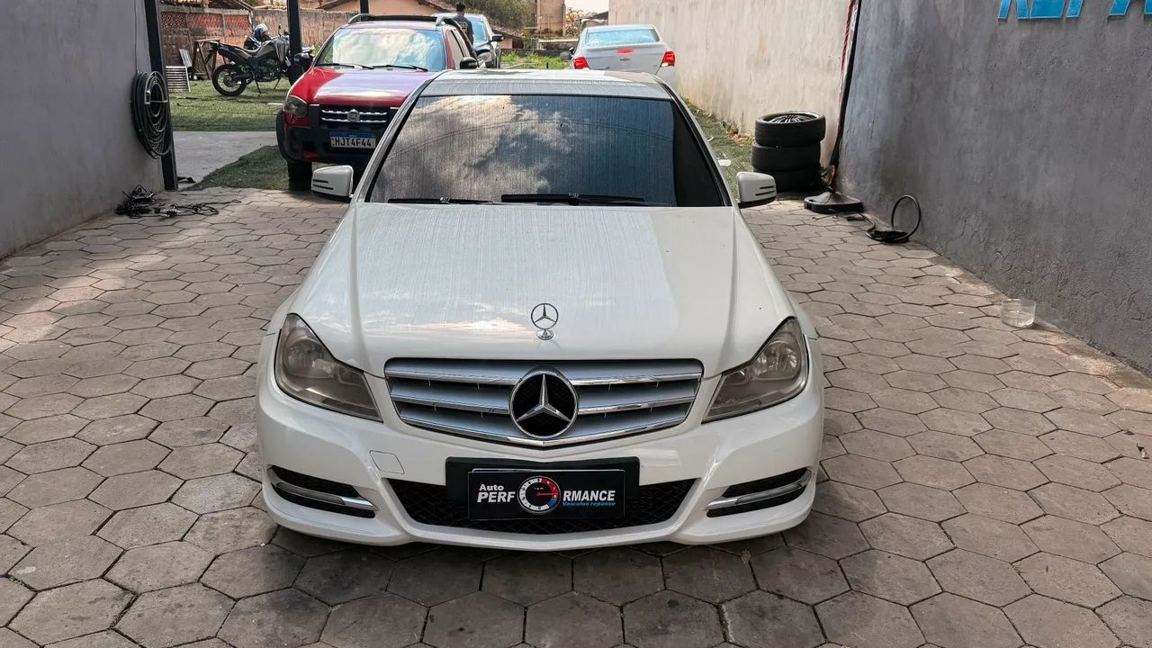 Mercedes-Benz C-180 CGI Classic 1.8 16V 156cv Aut. 2012