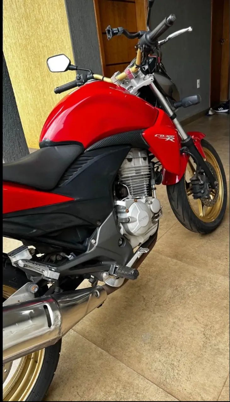 CB300 2010 - Foto 2