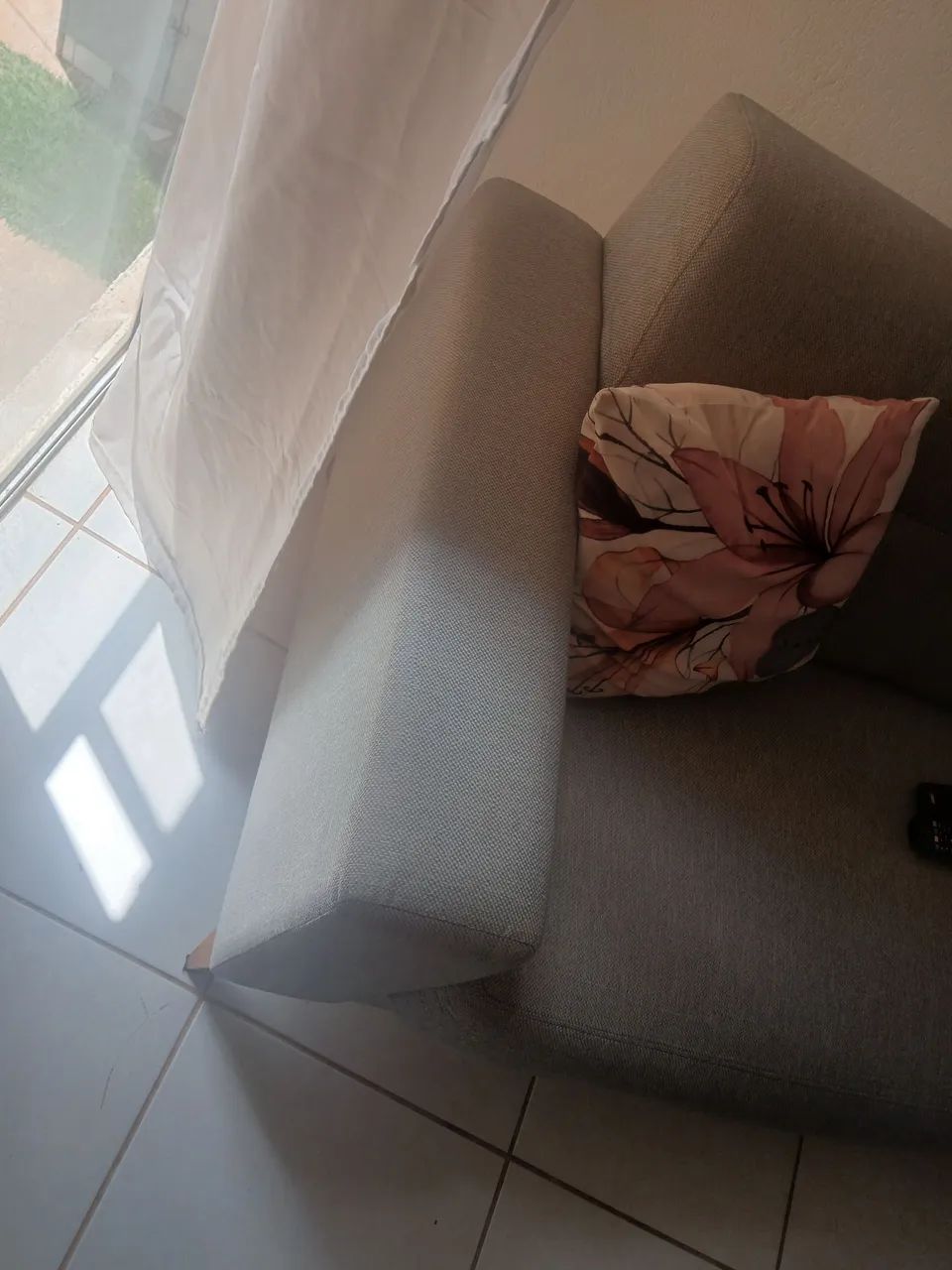 Comfortable sofa65082640475267122