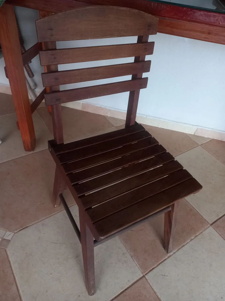 4 cadeiras antigas.350,00