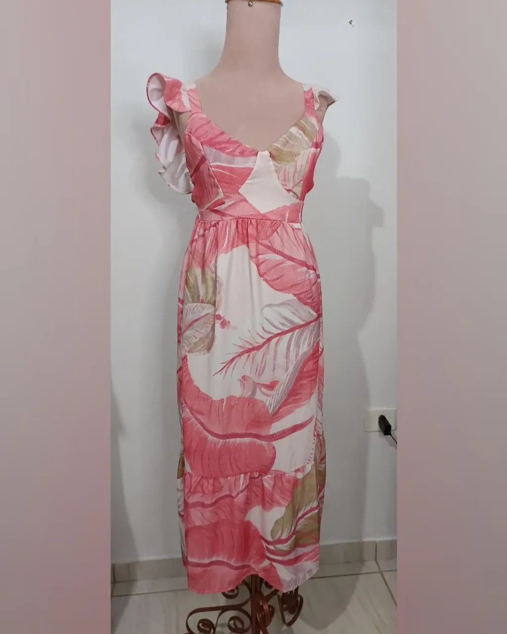 Vestido rosa com babados. - Foto 3