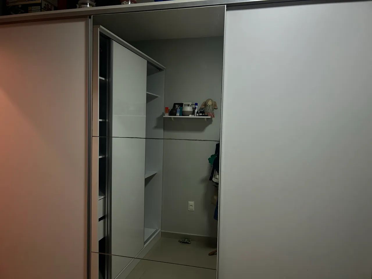 Vendo roupeiro casal MDF
